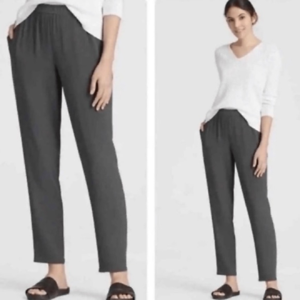 Eileen Fisher grey silk georgette crape ankle pant. Size L.